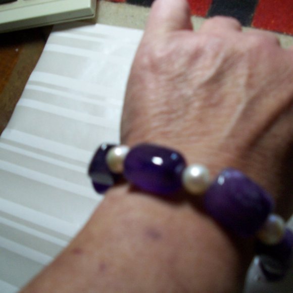 Amethyst and Pearl Bracelet - Picture 1 of 6